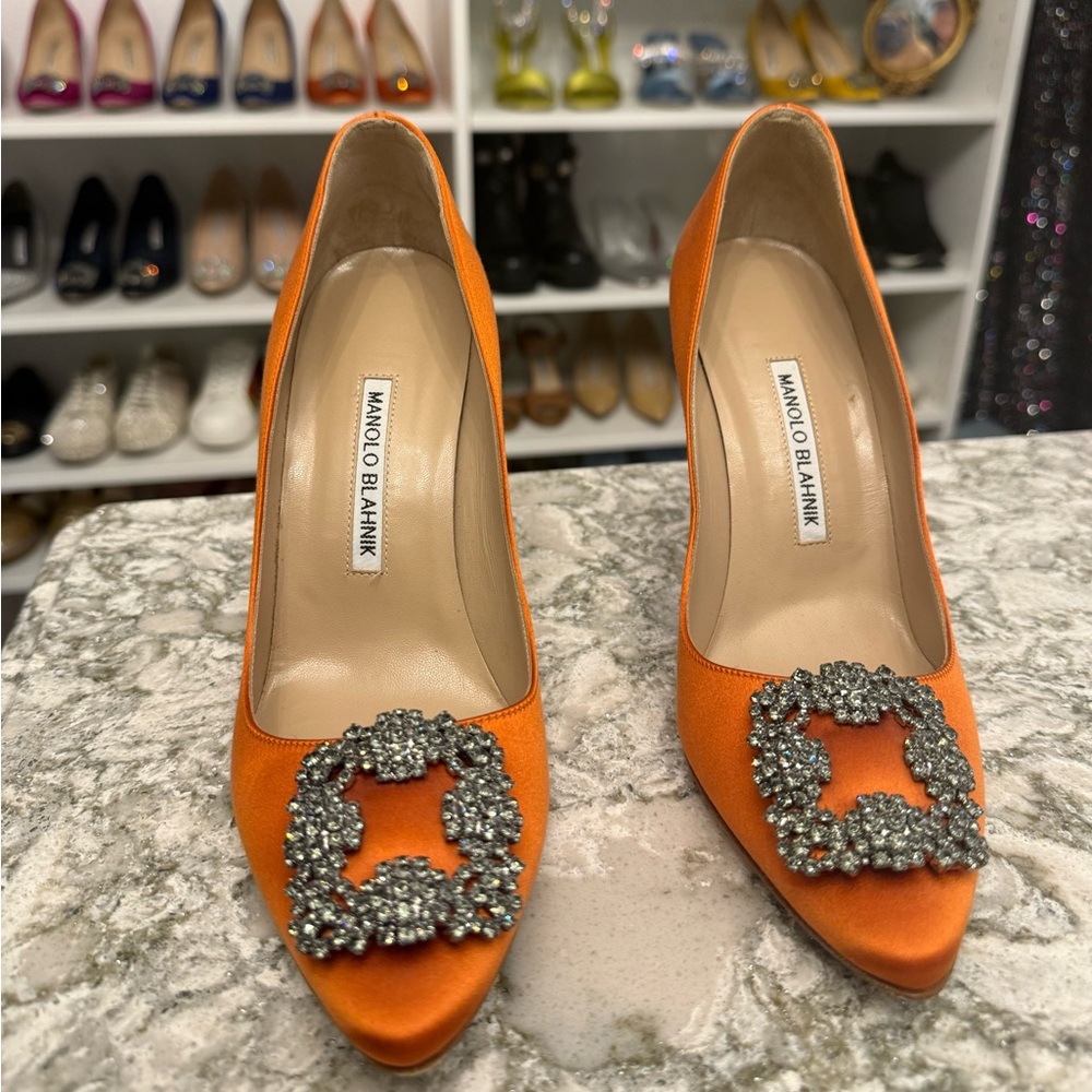 Manolo Blahnik Hangisi 105 Pump Orange